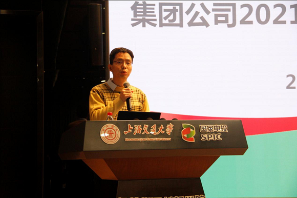 李峥1.png
